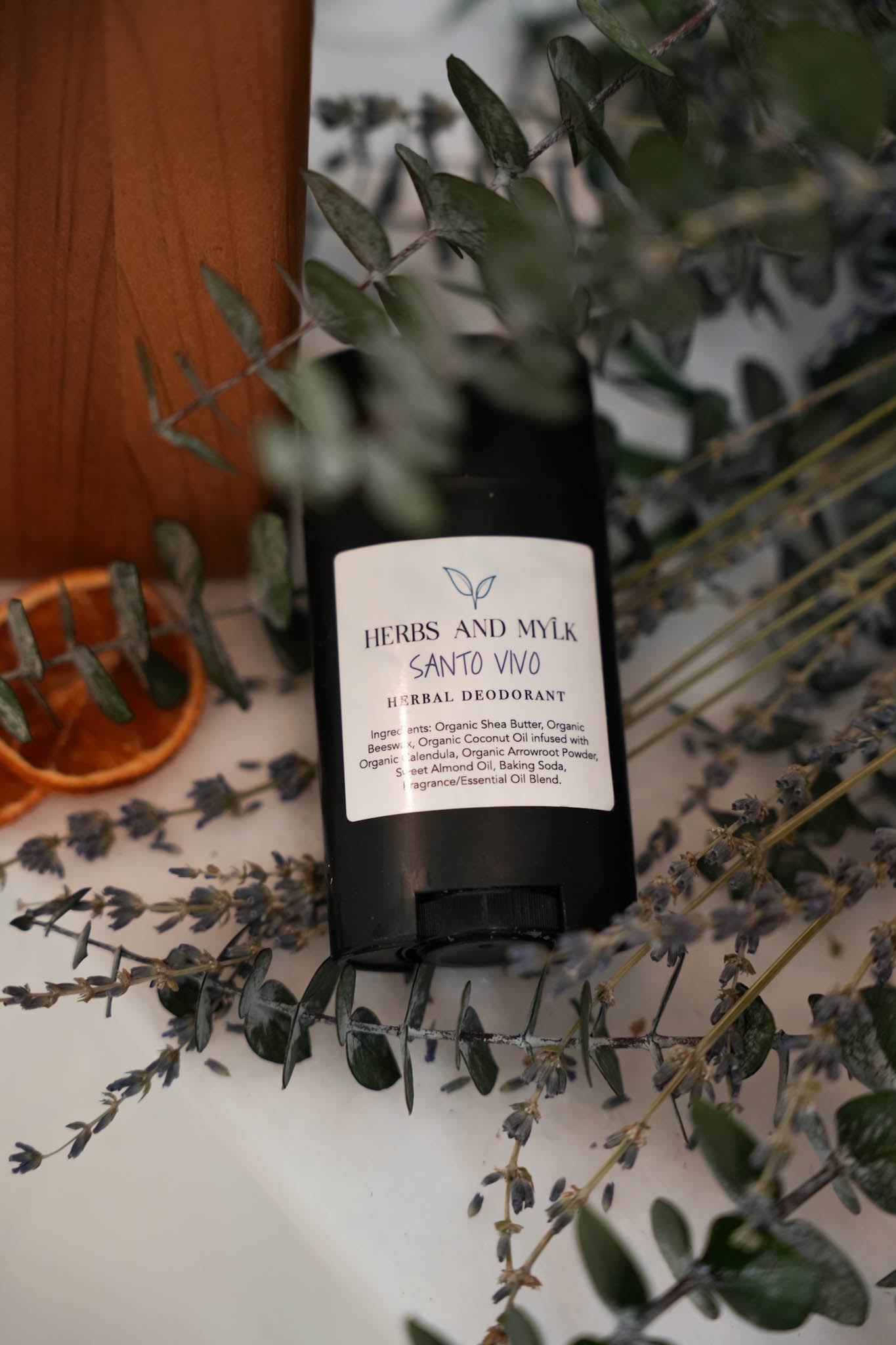 Santo Vivo herbal deodorant ingredients and packaging detail