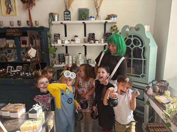 Kids Melt & Pour Halloween Workshop!