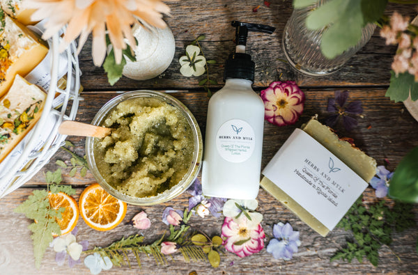 Mothers Day Queen Of The Florals Cleanse, Exfoliate & Hydrate Set